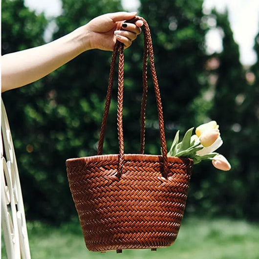 Blair Geflochtene Bucket-Schultertasche