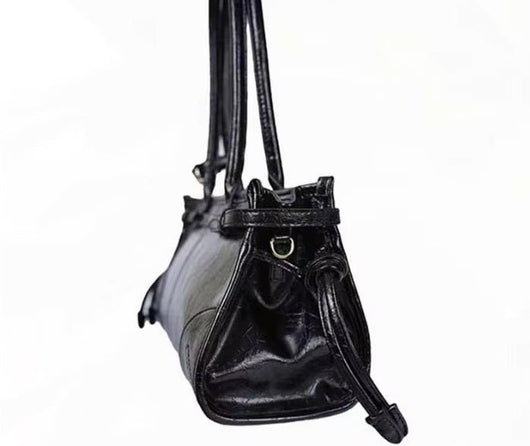Luna Schultertasche mit Gürteldetail